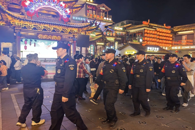 五一执勤现场_副本_20260507160412A025 J9集团官网-九游会网址大全